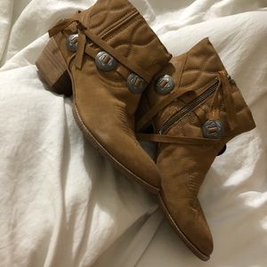 Dolce vita booties